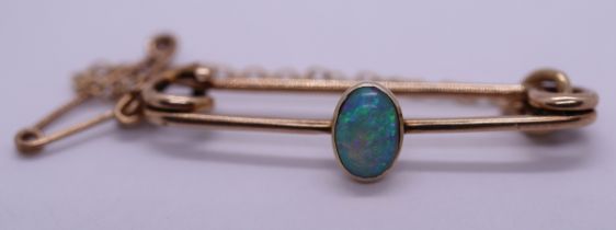 9ct gold opal brooch