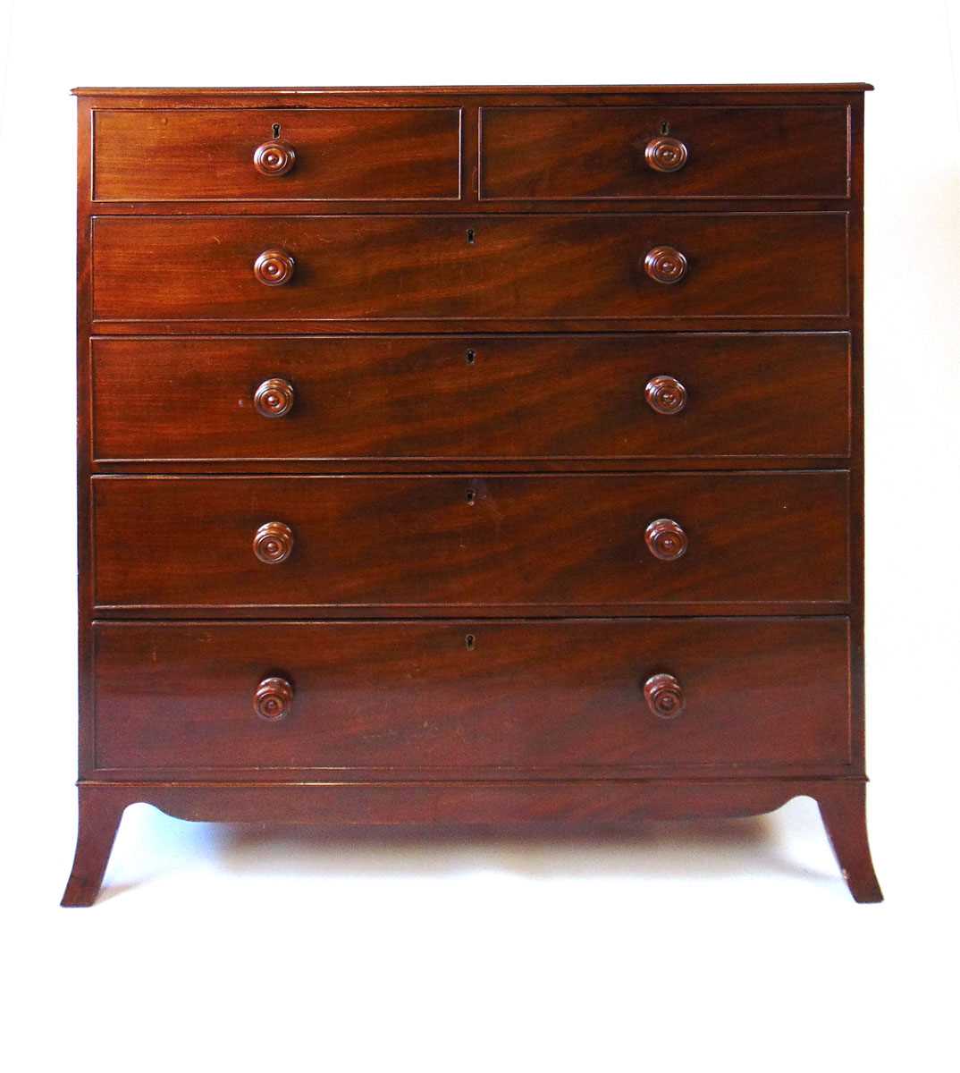 An early 19th century mahogany chest of drawers, with two short over four long graduated oak lined - Image 3 of 6