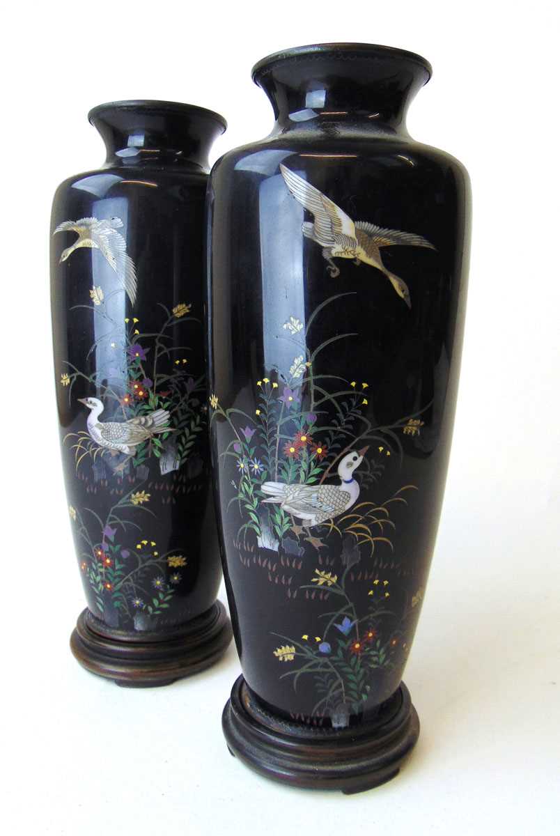 A pair of Japanese cloisonne vases, late Meiji/early Taisho, decorated with geese within - Image 2 of 8