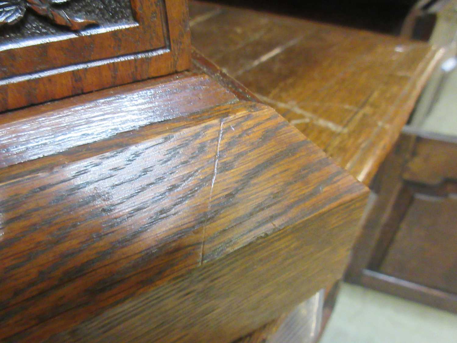 A late 19th century oak 'Church Organ' mantel clock. The top modelled as a pipe organ above reeded - Image 15 of 16