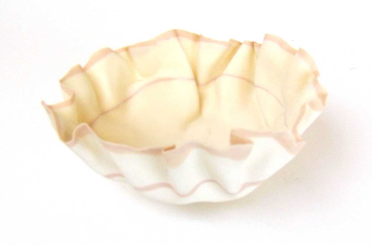 Roma Babuniak (contemporary), a studio pottery bowl, thinly potted, decorated with folds and two