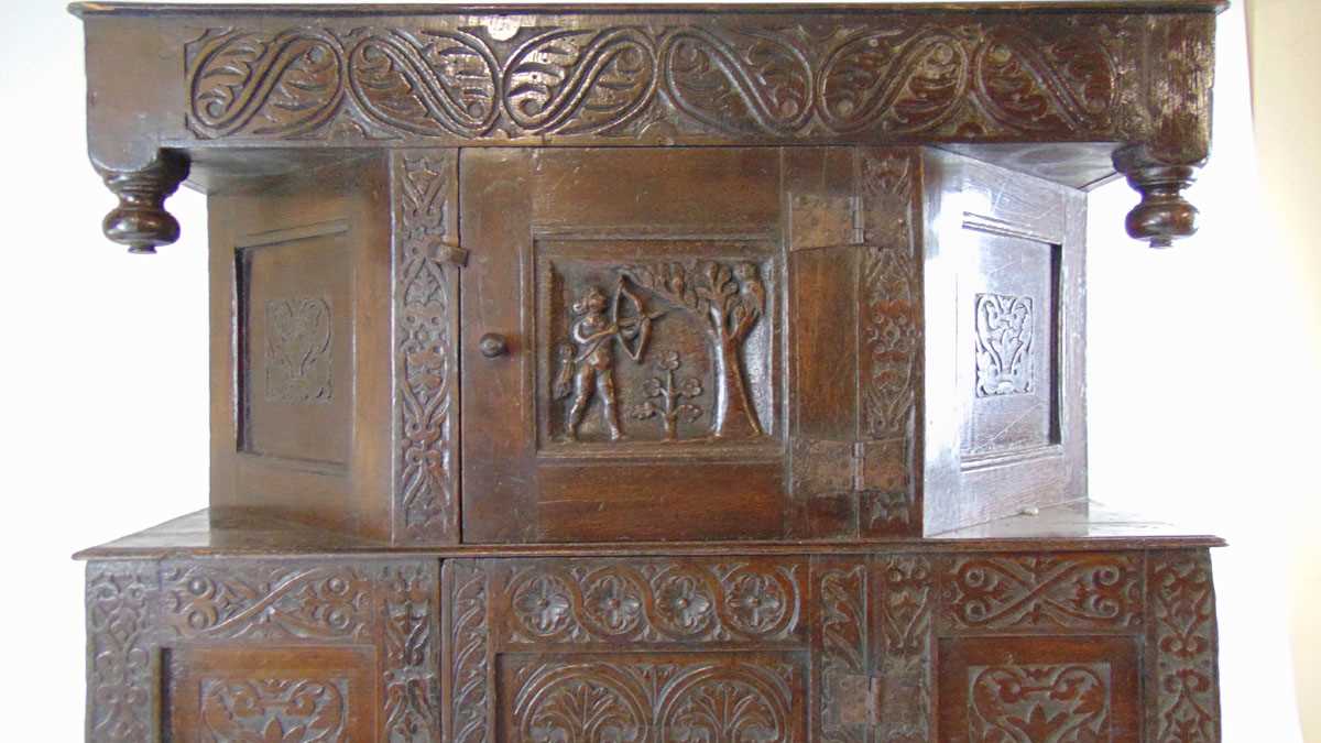 A 17th/18th century oak court cupboard, with stylised carved leaf frieze flanked by turned pendants, - Image 4 of 5