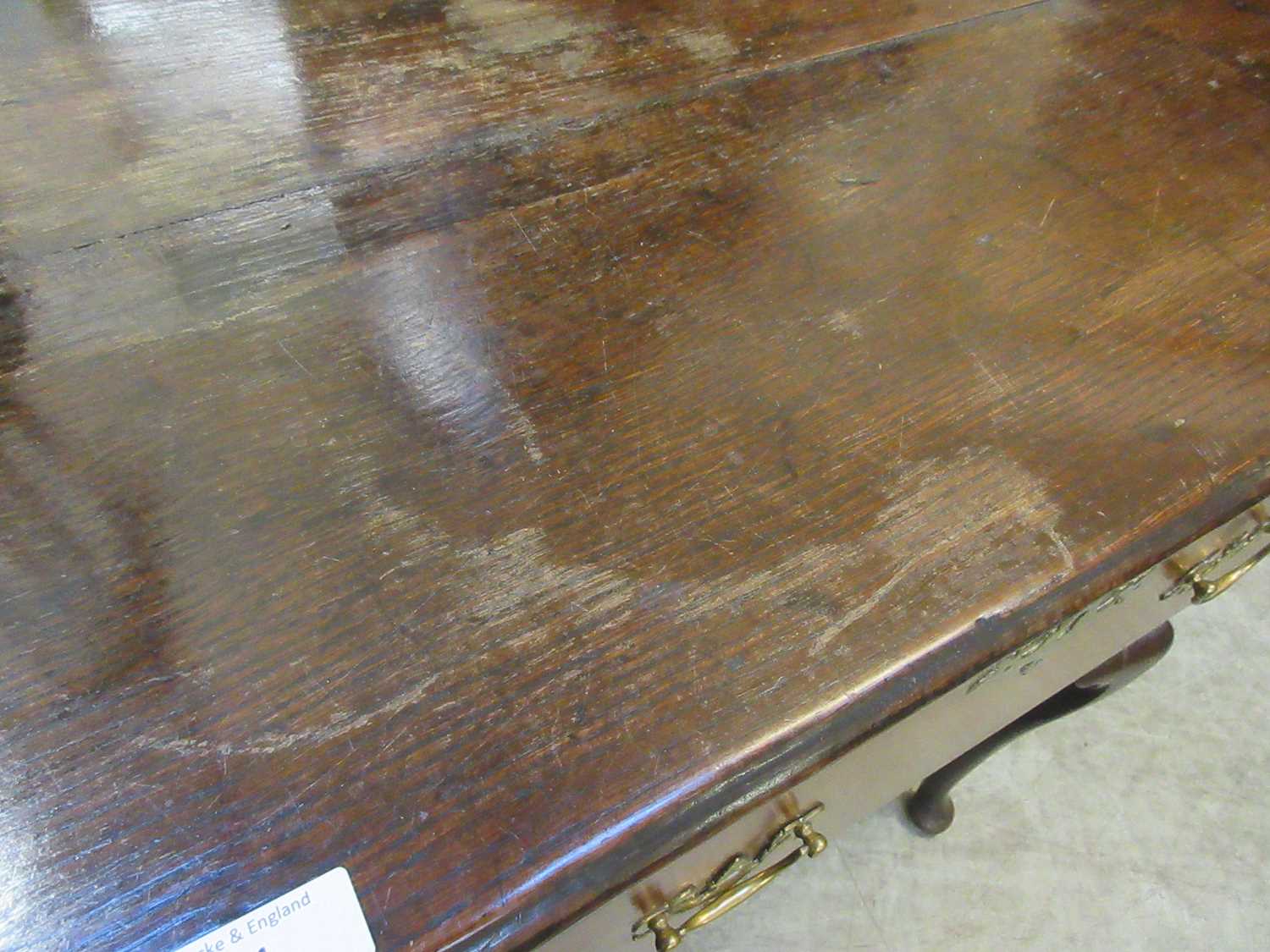 An 18th century oak and mahogany crossbanded dresser, the two plank top with moulded edge above - Image 6 of 26
