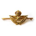A yellow metal RAF officers sweetheart brooch marked '15ct'. Approx. weight 5.9g
