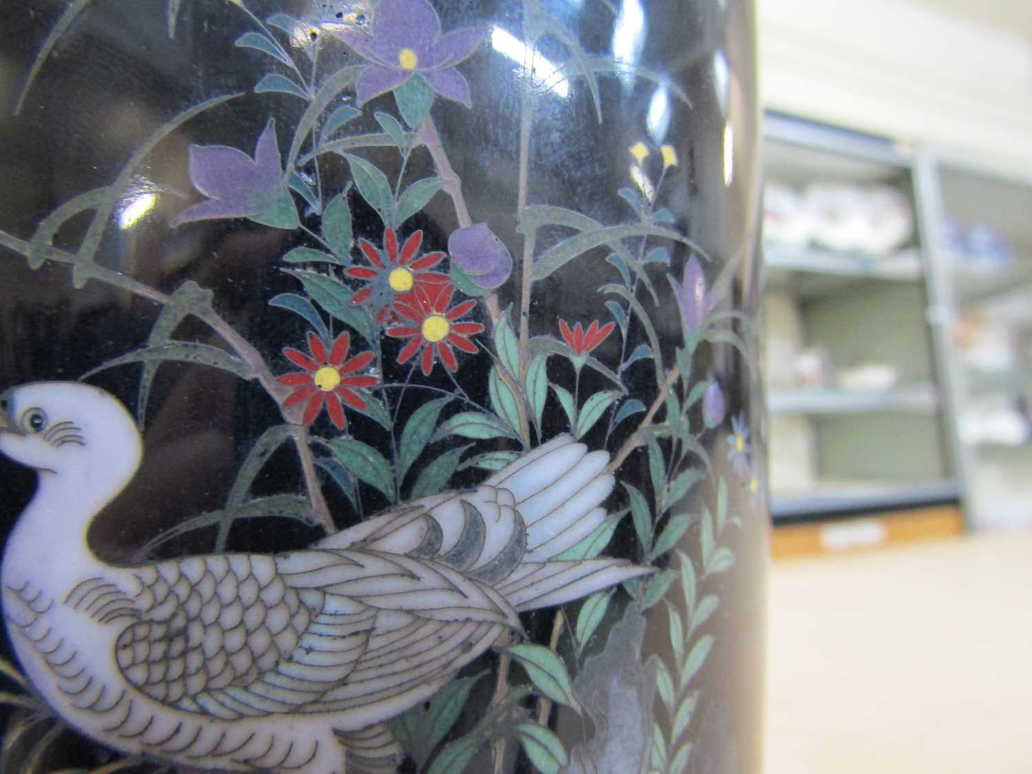 A pair of Japanese cloisonne vases, late Meiji/early Taisho, decorated with geese within - Image 8 of 8