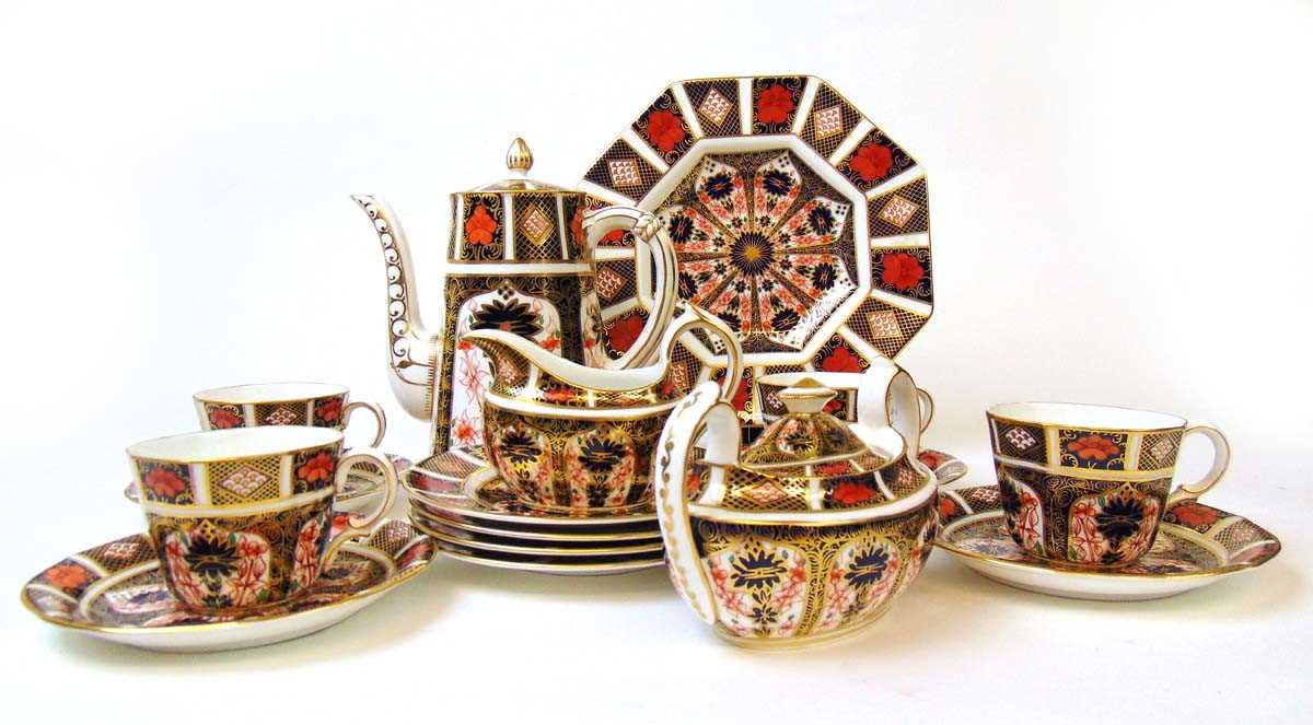 A Royal Crown Derby Imari pattern coffee set for four place settings, pattern 1128, to include - Image 2 of 4