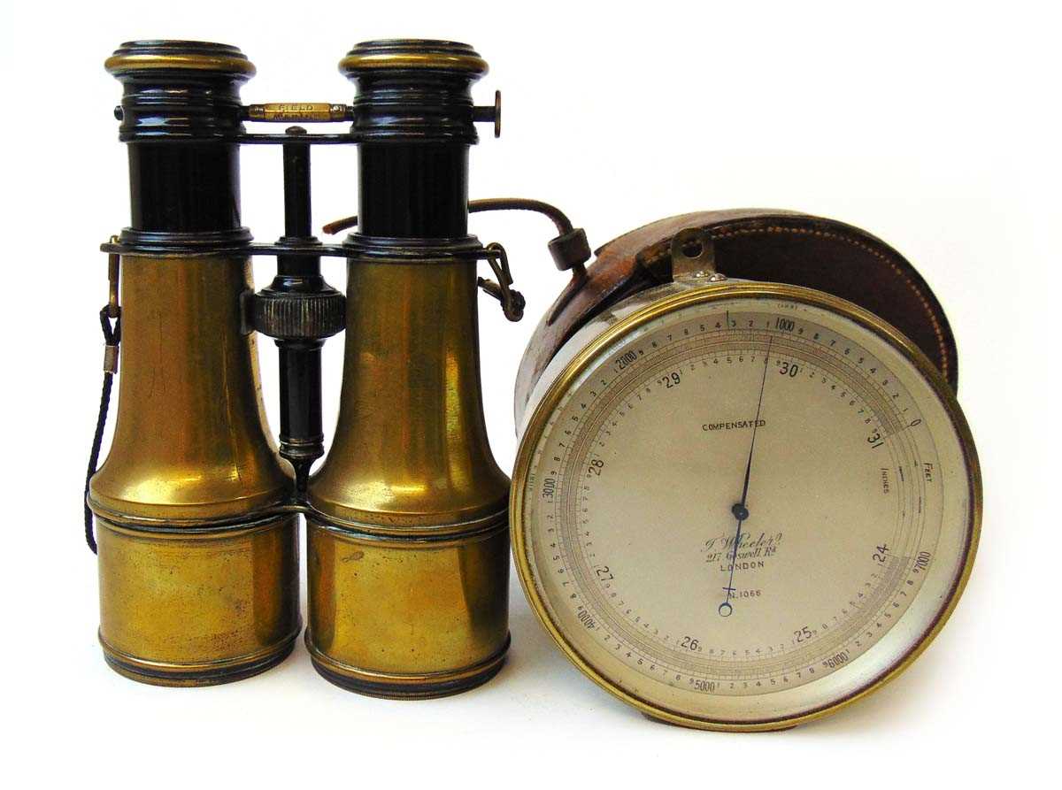 An early 20th century British naval compensated barometer by T Wheeler 217 Goswell Road, London,