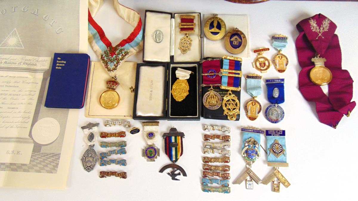 A collection of Masonic regalia, principally Warwickshire, to include numerous silver and silver - Image 4 of 13