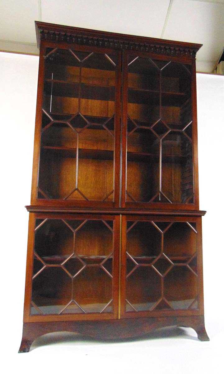 An Edwardian mahogany astragal glazed display cabinet, the pediment with dentil and pendant pilaster - Image 4 of 4