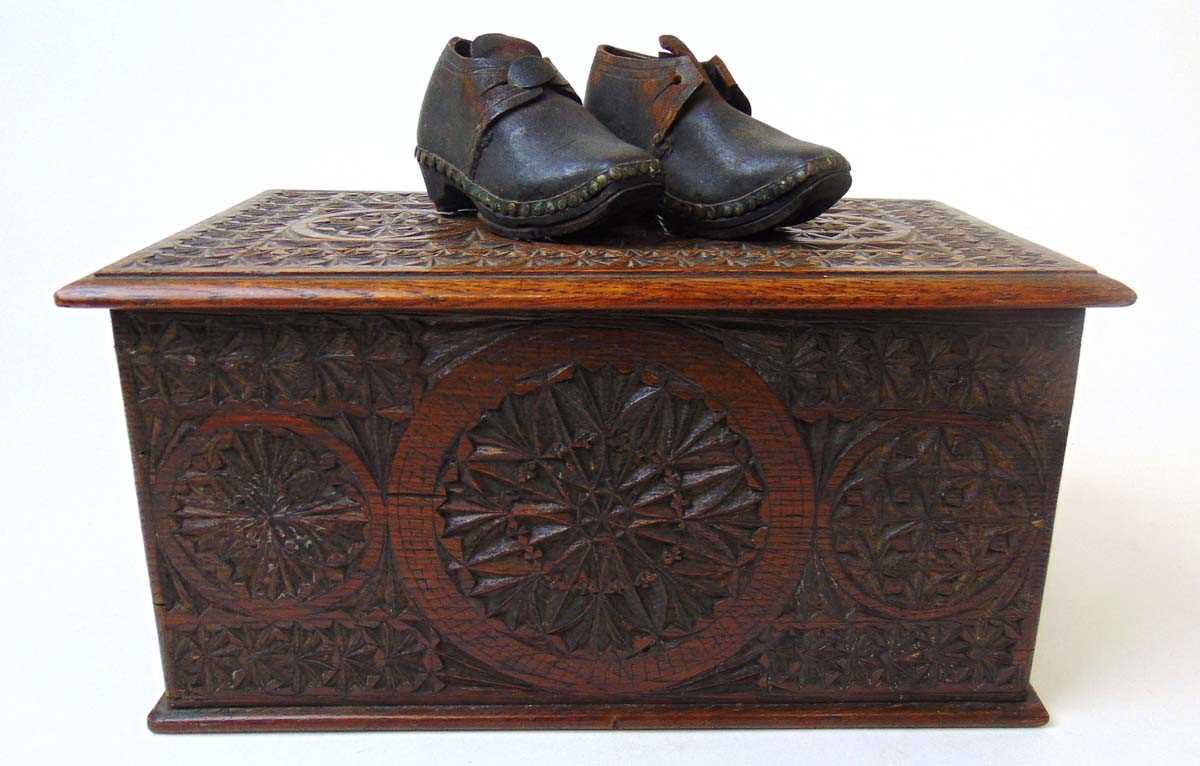A Victorian chip carved oak candle box, carved throughout with roundels and geometric bands, and a - Image 4 of 4