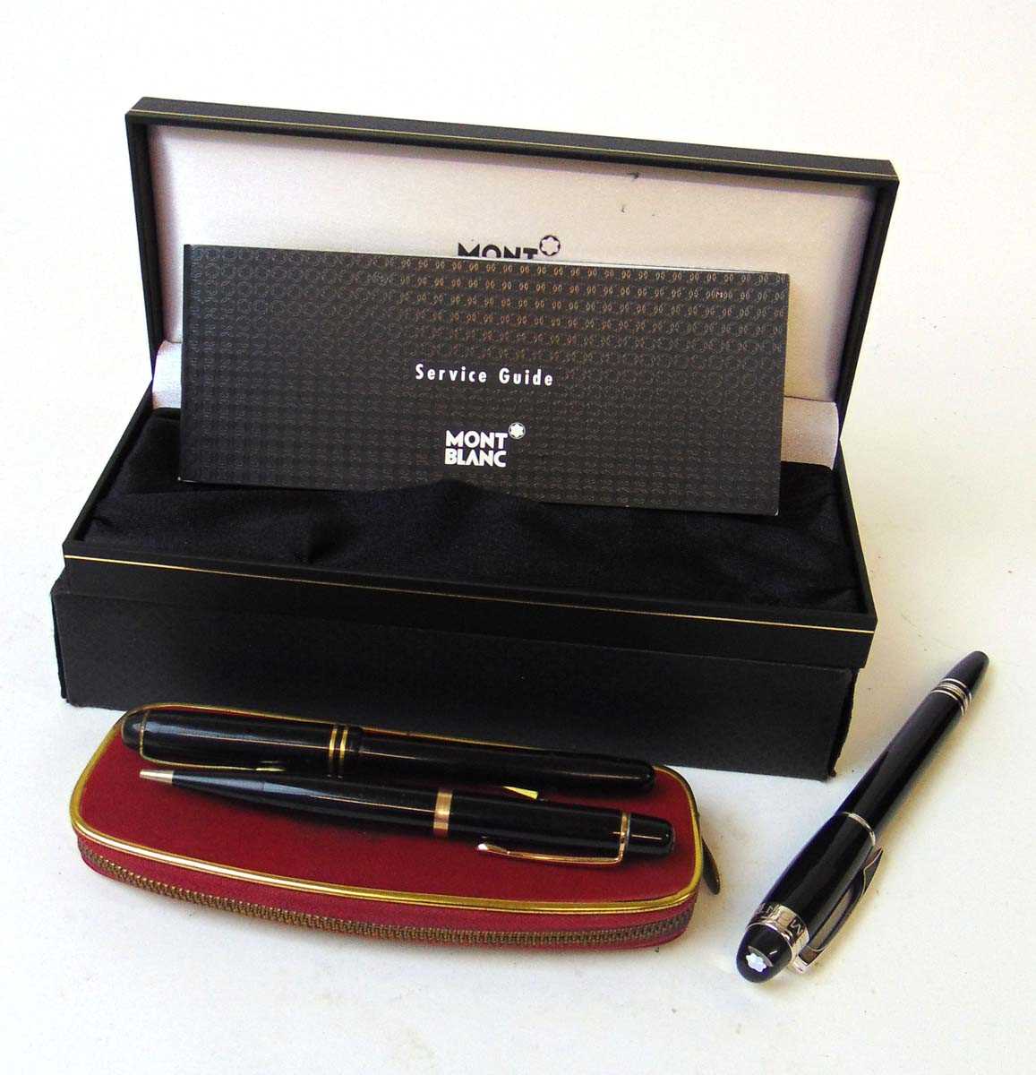 A Mont Blanc Starwalker rollerball pen, with black resin body, with presentation box and service - Image 2 of 4