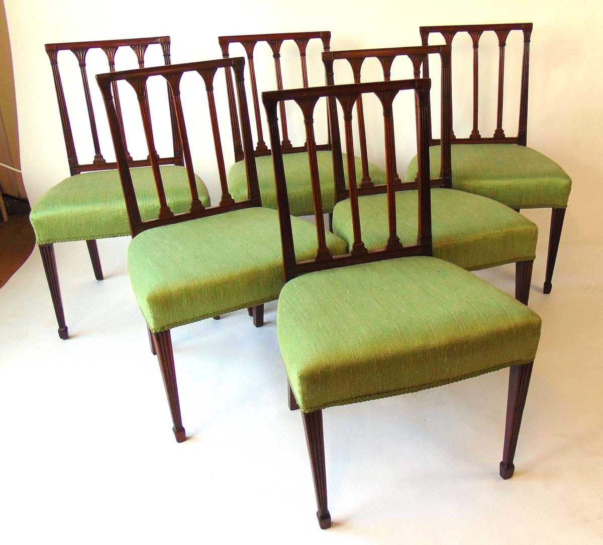 A set of six 19th century mahogany Hepplewhite style dining chairs, the reeded back rails with - Image 2 of 2