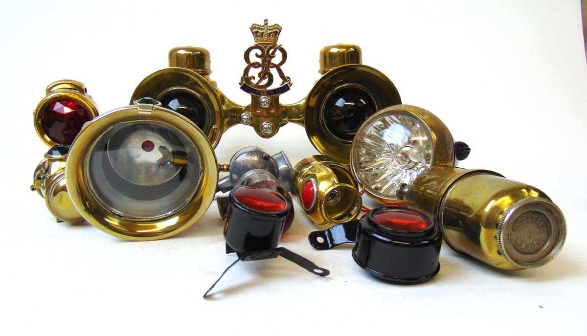 A collection of vintage bicycle lights, mostly brass, to include Miller & Lucas examples, and a pair - Image 3 of 3