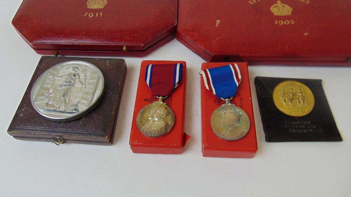 Vacant Specimen Coin cases for 1902 & 1911, a white metal medal commemorating the opening of Crystal - Image 2 of 2