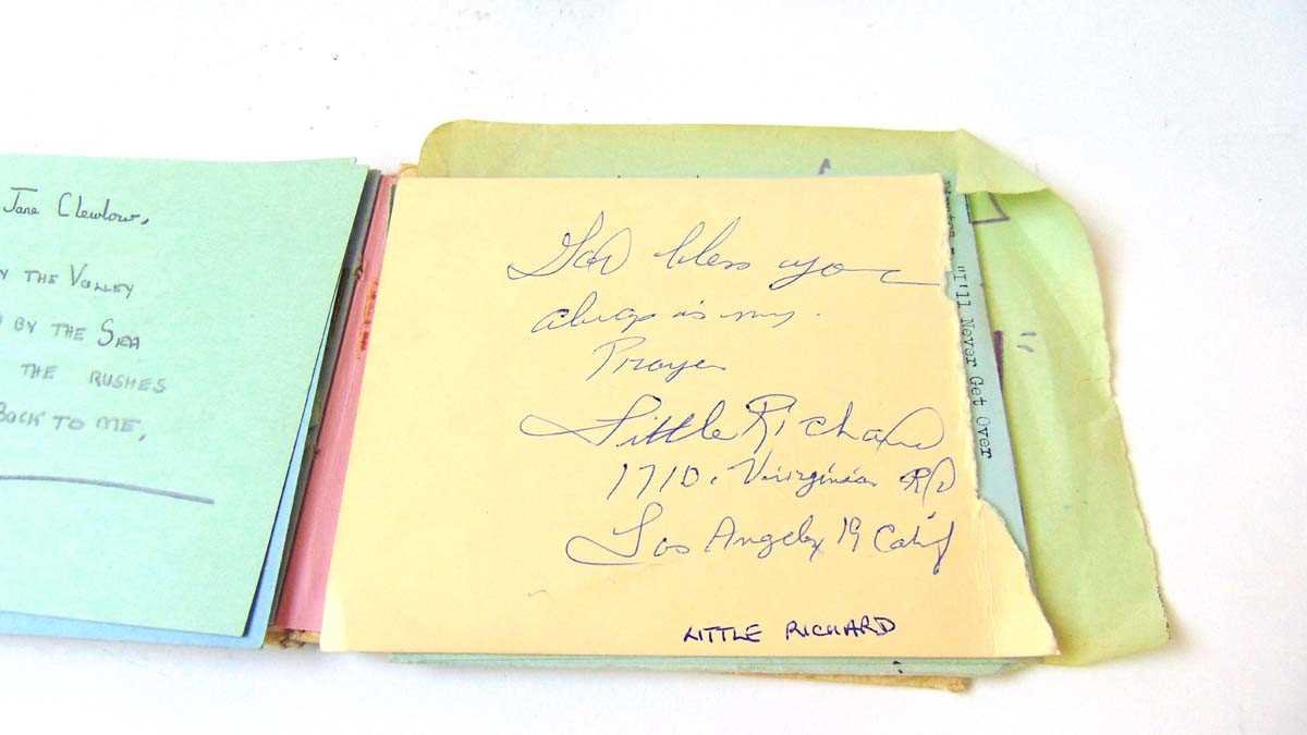 An autograph album covering the 1950' & 60's, to include Paul McCartney, John Lennon & Ringo - Image 25 of 37