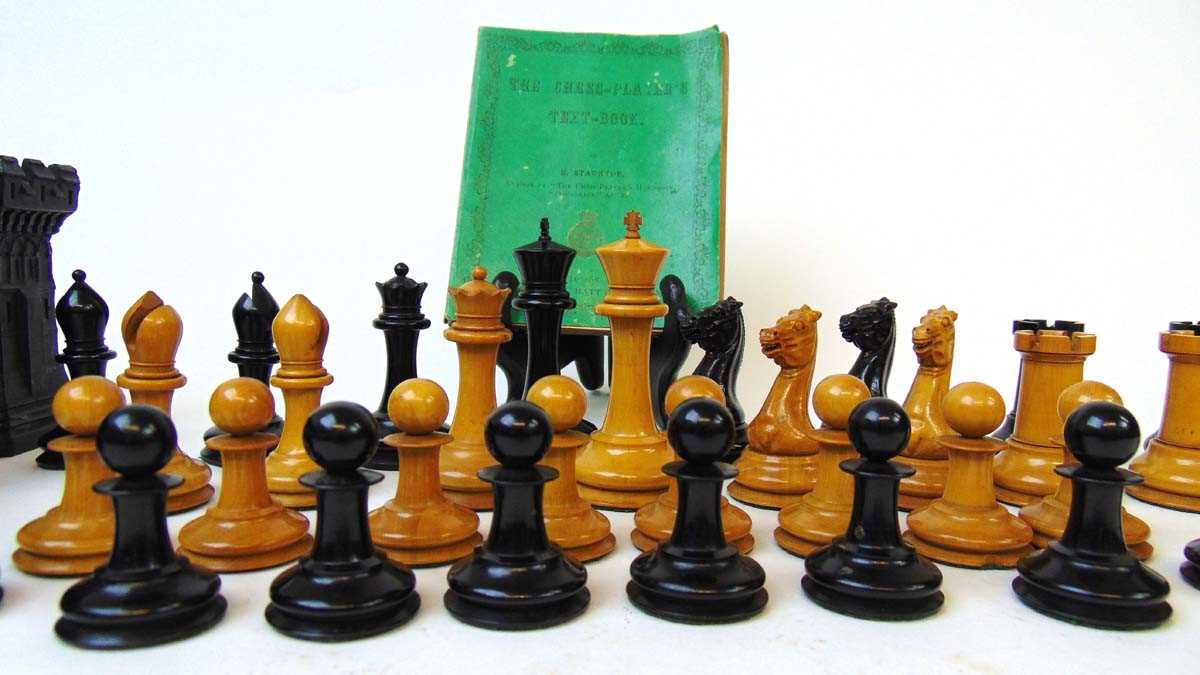 Jacques, London: 'The Staunton Chess Men' boxwood and ebony chess set, mid-19th century, within a - Image 2 of 43