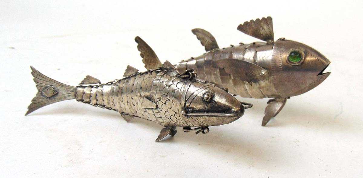 Judaica - a white metal articulated fish Besamim spice container, with hinged head, 13cm, and a - Image 2 of 3