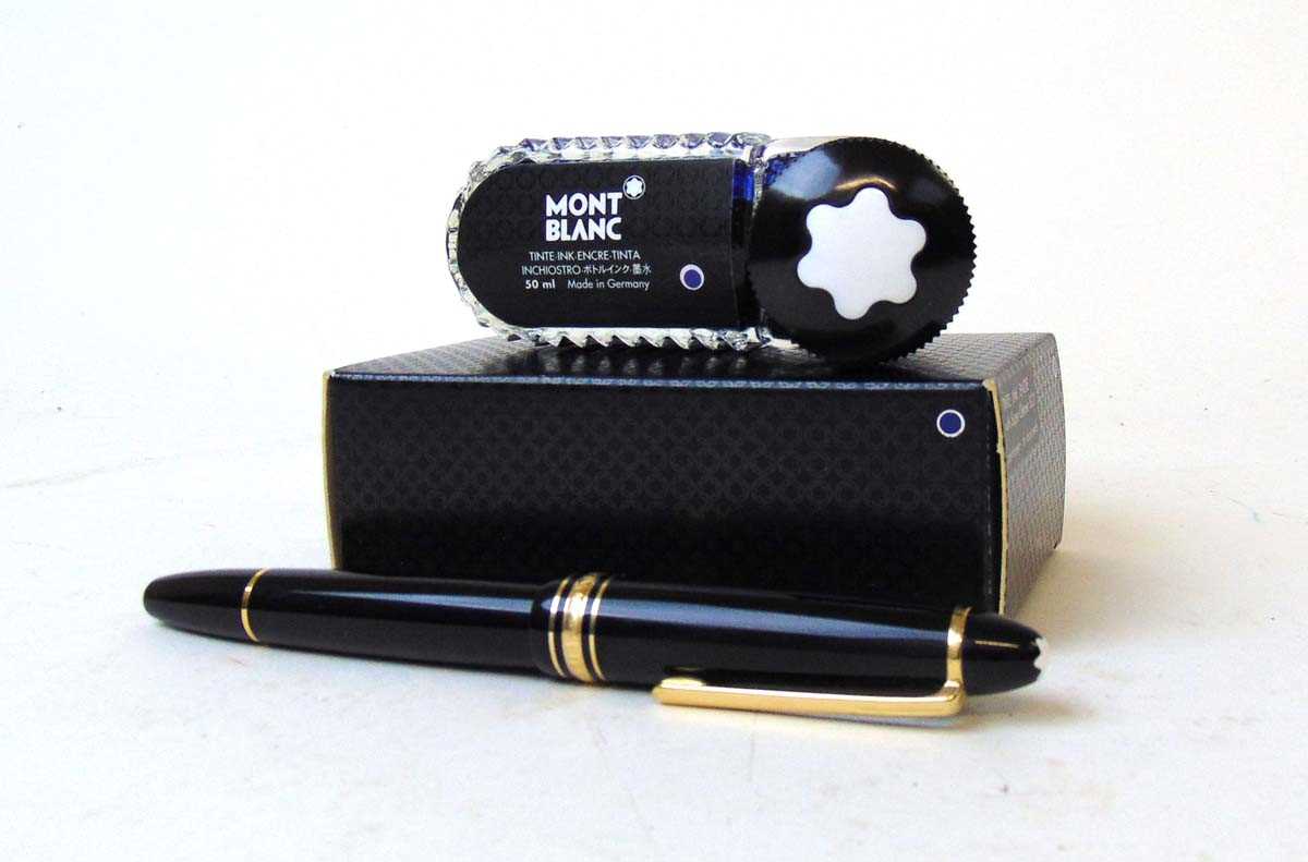 A Montblanc Meisterstuck fountain pen, with black polished resin body and gilt mounts, the 14k nib