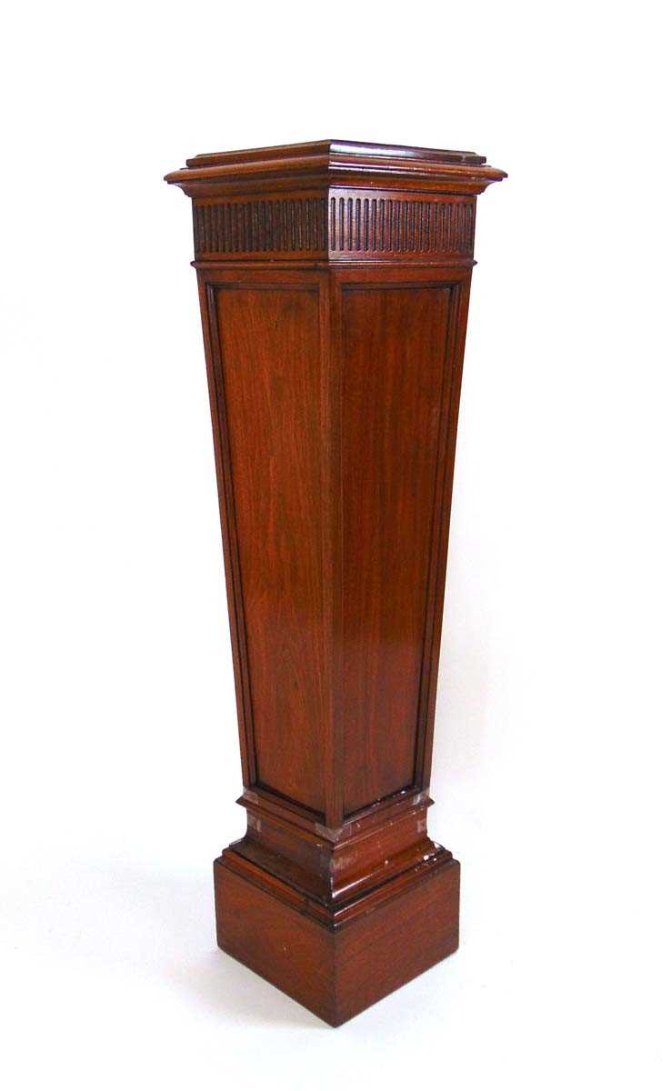 An Edwardian mahogany pedestal, the top with inset red leather panel, above a square tapering body - Image 4 of 4