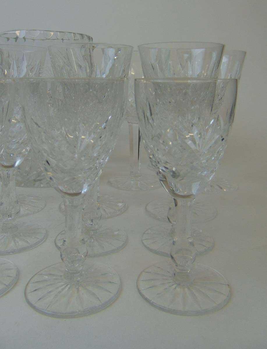 A part suite of Waterford 'Lismore' pattern drinking glasses, comprising a decanter and stopper, - Bild 3 aus 6