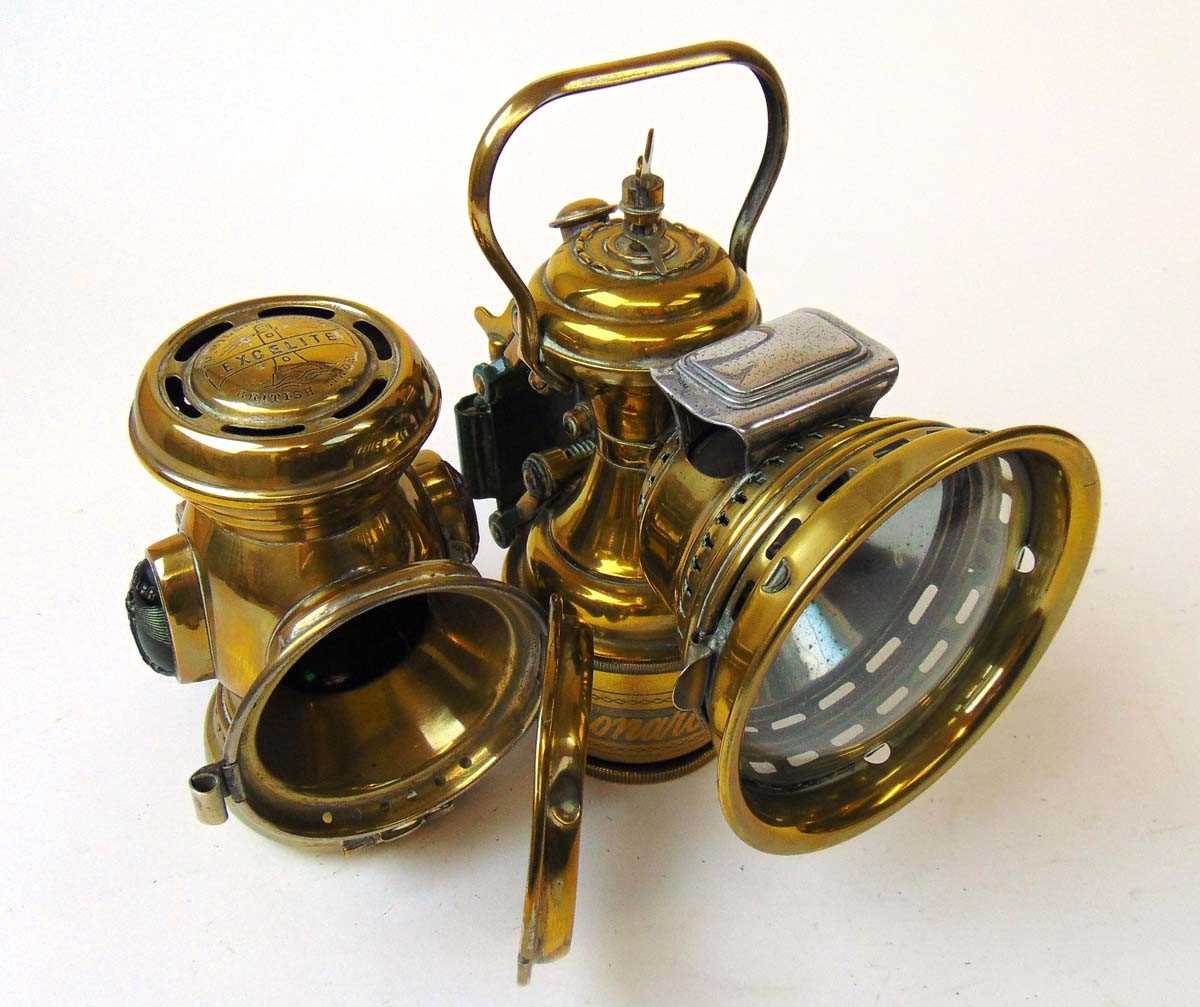 A Miller & Co Ltd 'Excelite' and 'Monarch' carbide bicycle lights, the Excelite with red and green - Image 3 of 3