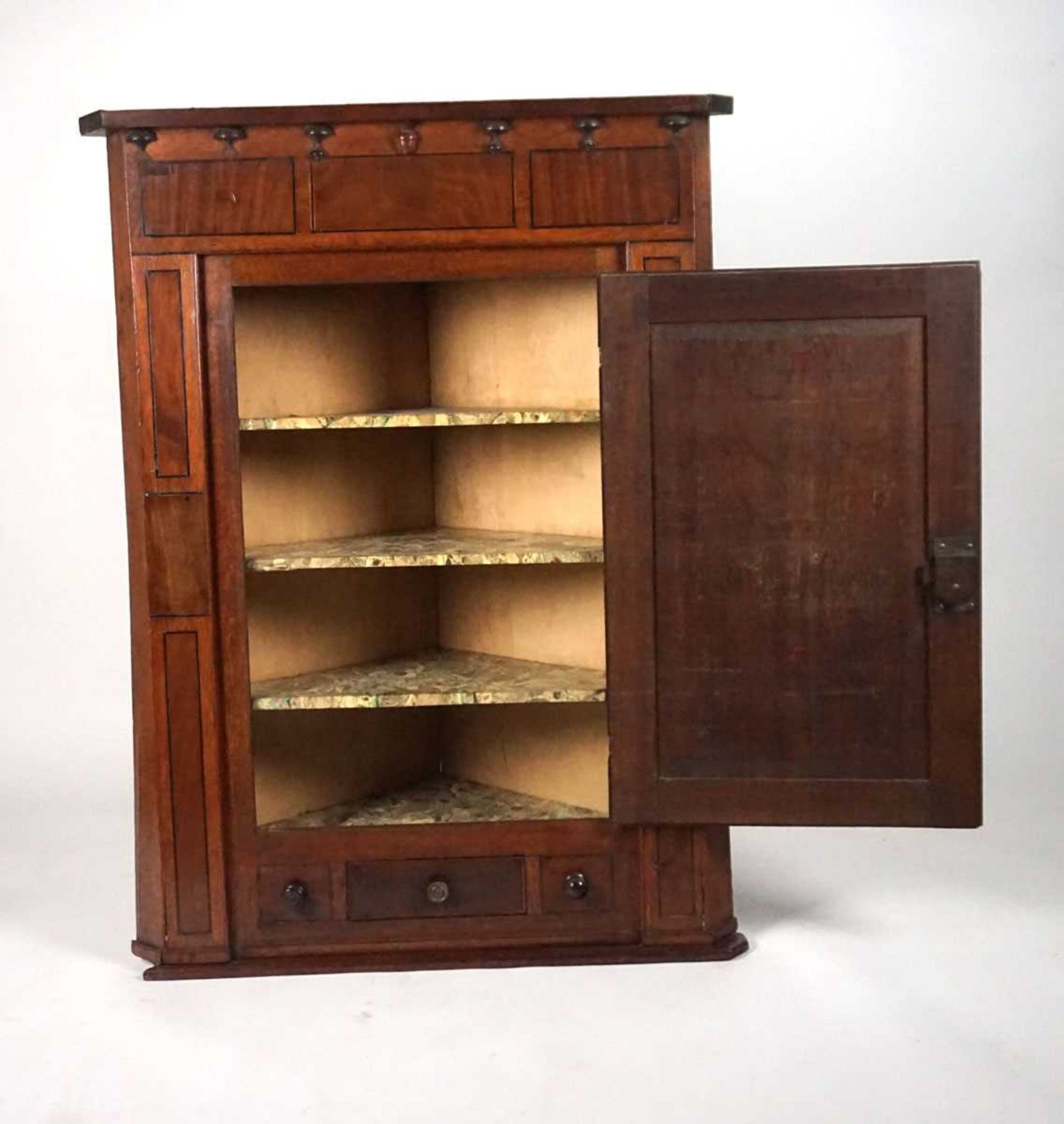 A provincial 19th century oak wall mounted corner cupboard, the door with inlaid ebony shield - Image 4 of 12