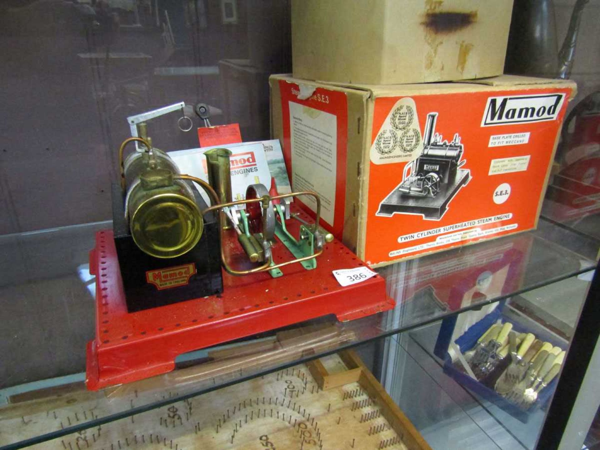 A boxed Mamod 'Twin Cylinder Superheated Steam Engine' S.E.3.