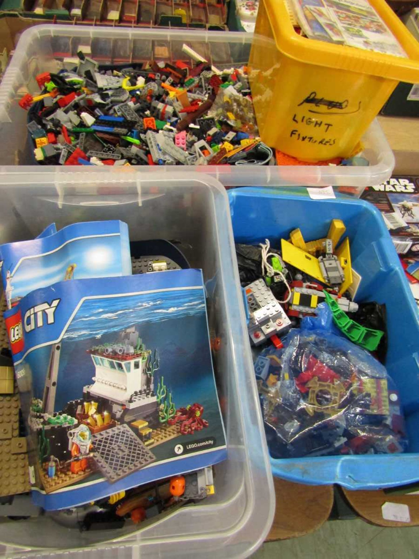 A selection of seven trays and boxes of various LEGO with assorted boxes and instructions - Image 3 of 4