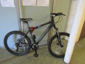 A Saracen Mantra mountain bike