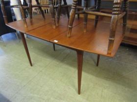 A mid-20th century design Macintosh extending dining table