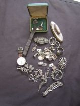 A quantity of silver hallmarked and yellow metal jewellery and watches, approx. weight 208g