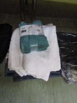 +VAT Three bath towels and a packaged set of two hand towels