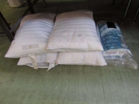 +VAT A packaged Hotel Grande two pack of reversible cooling bed pillows along with four other