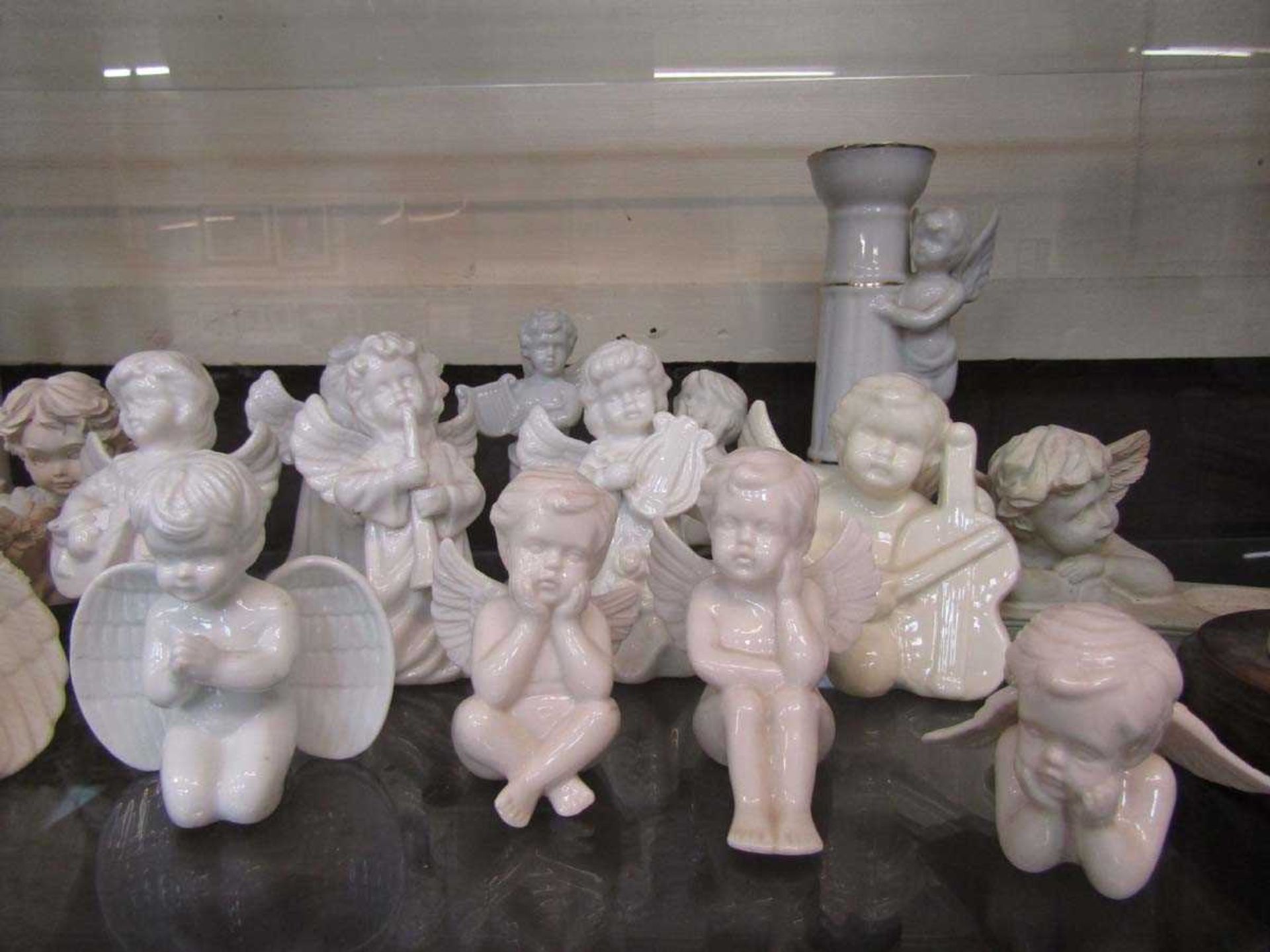 A large quantity of white ceramic cherubs, etc - Image 3 of 4