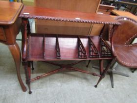 A Georgian style mahogany effect book rack