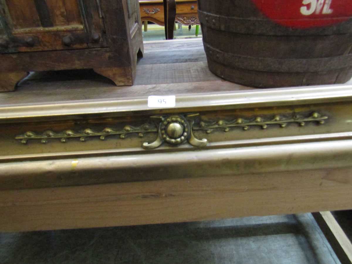 A brass fire fender - Image 2 of 2