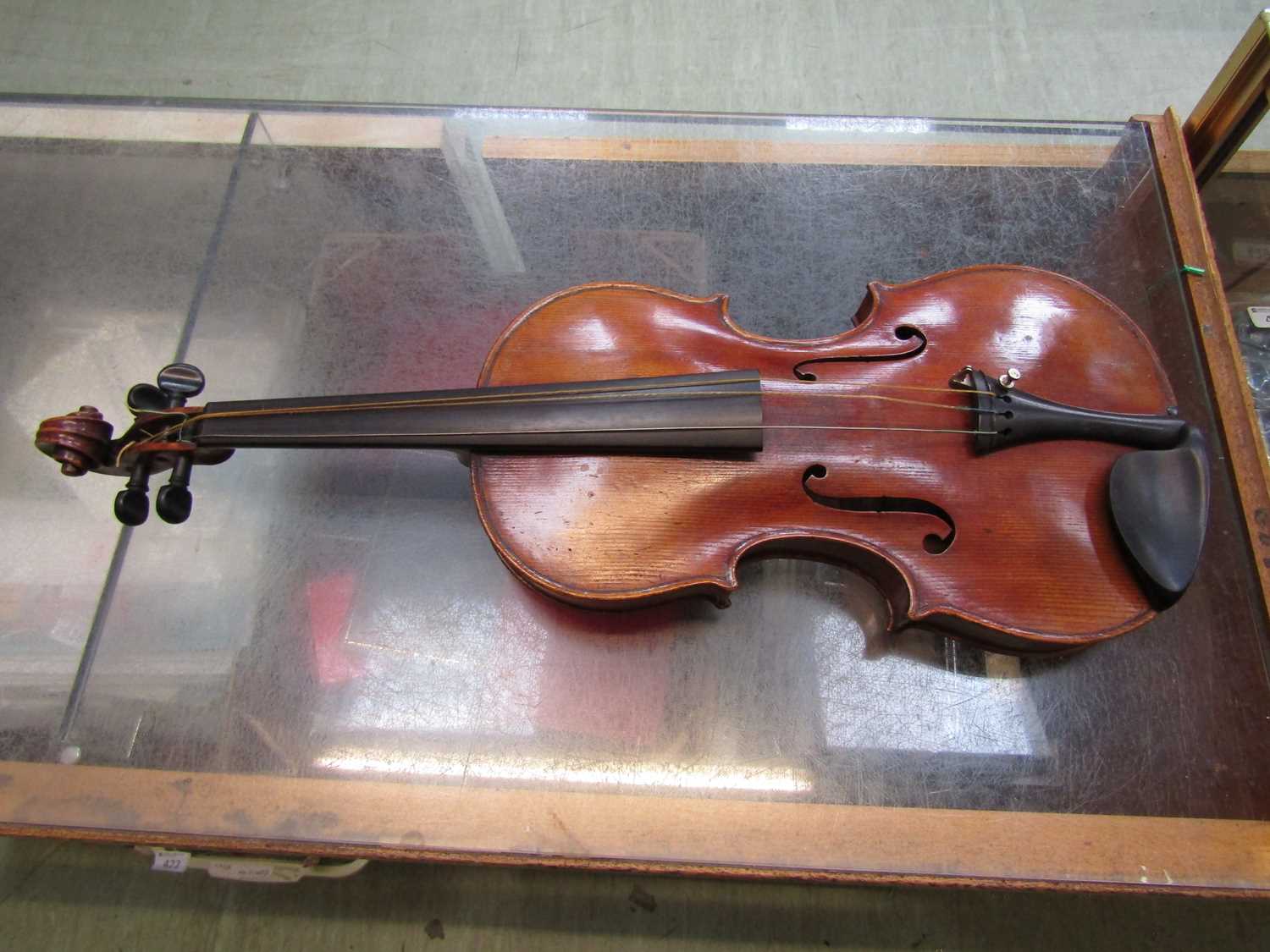 A 20th century violin in hard carry case with two bows (One bow damaged) - Image 10 of 11