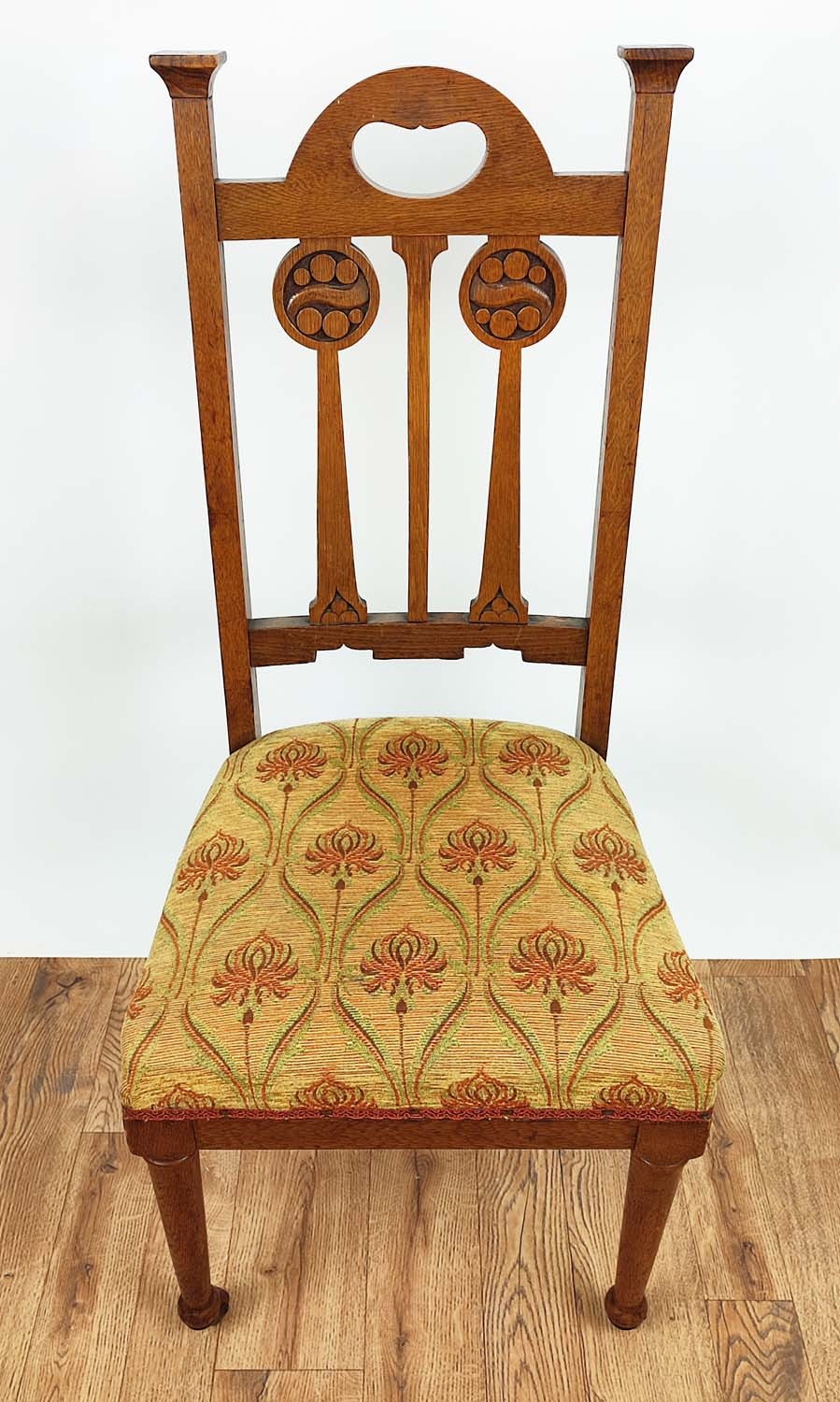 ARTS AND CRAFTS SIDE CHAIRS, a pair, circa 1905 oak the back-splats with carved roundels, - Image 6 of 10