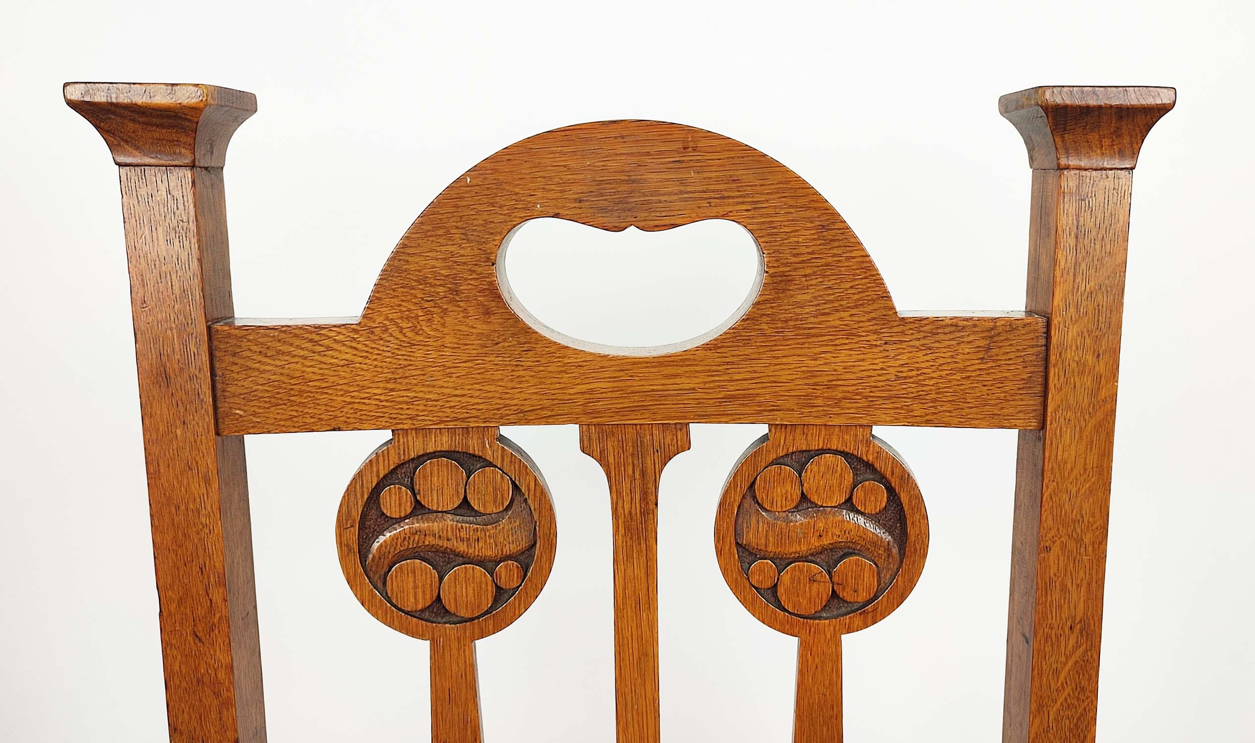 ARTS AND CRAFTS SIDE CHAIRS, a pair, circa 1905 oak the back-splats with carved roundels, - Image 3 of 10