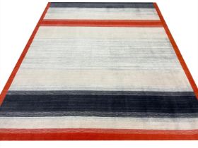 FINE CONTEMPORARY CARPET, 307cm x 244cm.