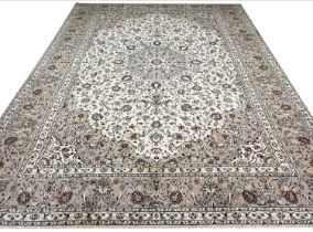 FINE PERSIAN KURK KASHAN CARPET, 400cm x 295cm.