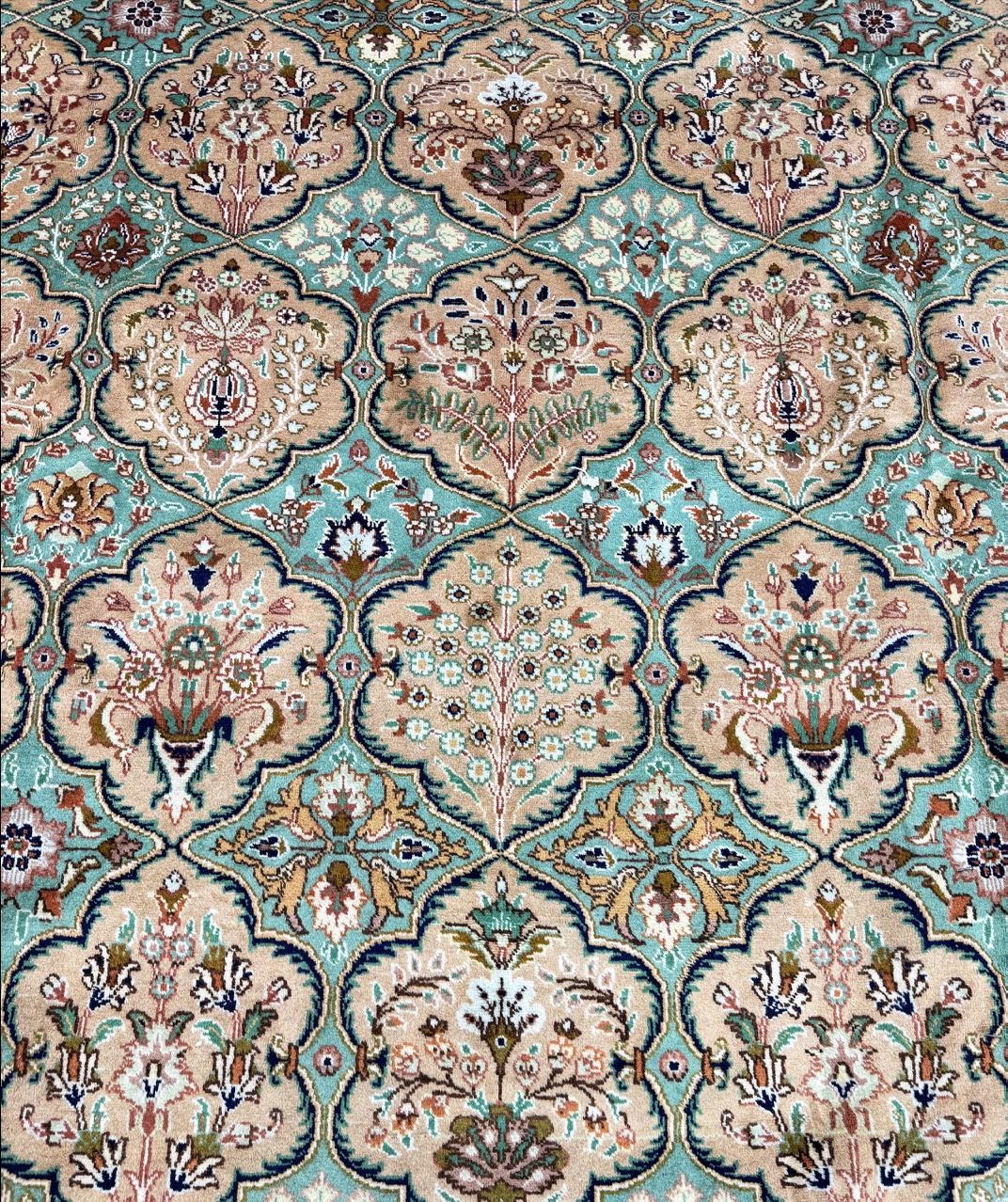 A FINE UNUSUAL PERSIAN TABRIZ CARPET, 400cm x 293cm. - Image 6 of 11