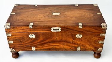 TRUNK, 19th century Chinese Export camphorwood and brass bound with rising lid and carrying handles,