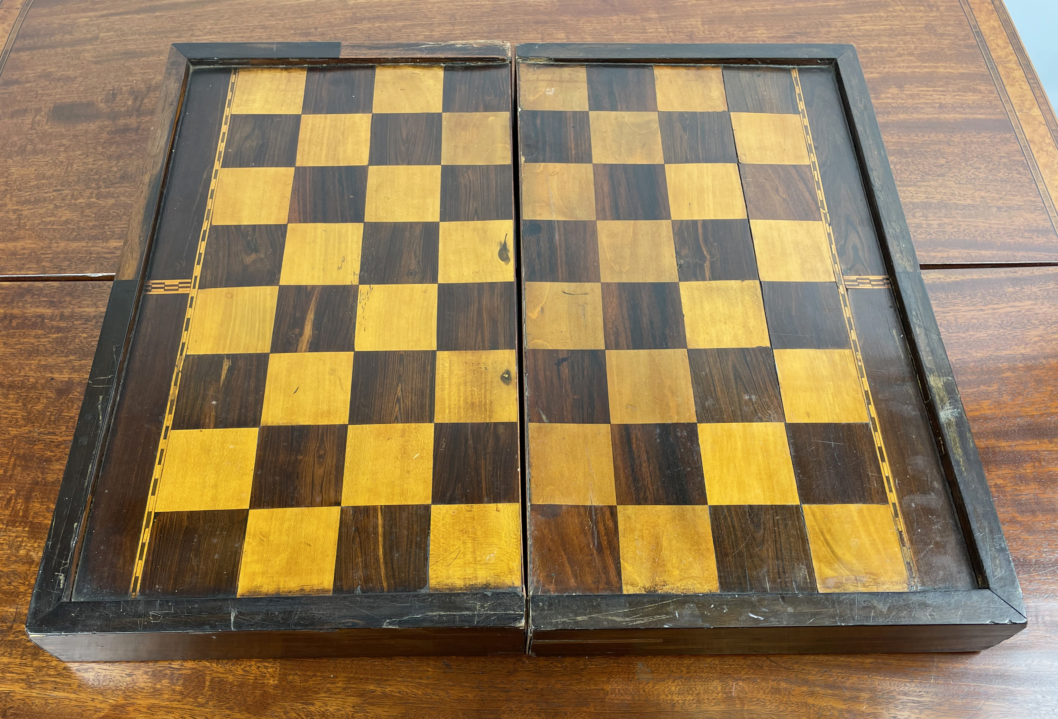FOLDING CHESSBOARD AND BACKGAMMON BOX, rosewood and satinwood with marquetry inlay having - Image 27 of 32