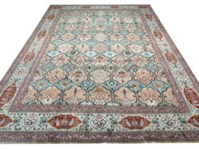 A FINE UNUSUAL PERSIAN TABRIZ CARPET, 400cm x 293cm.