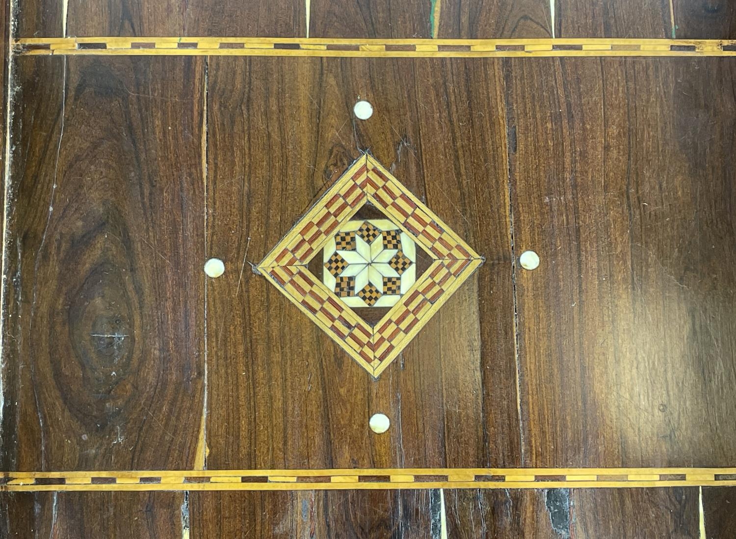 FOLDING CHESSBOARD AND BACKGAMMON BOX, rosewood and satinwood with marquetry inlay having - Image 14 of 32