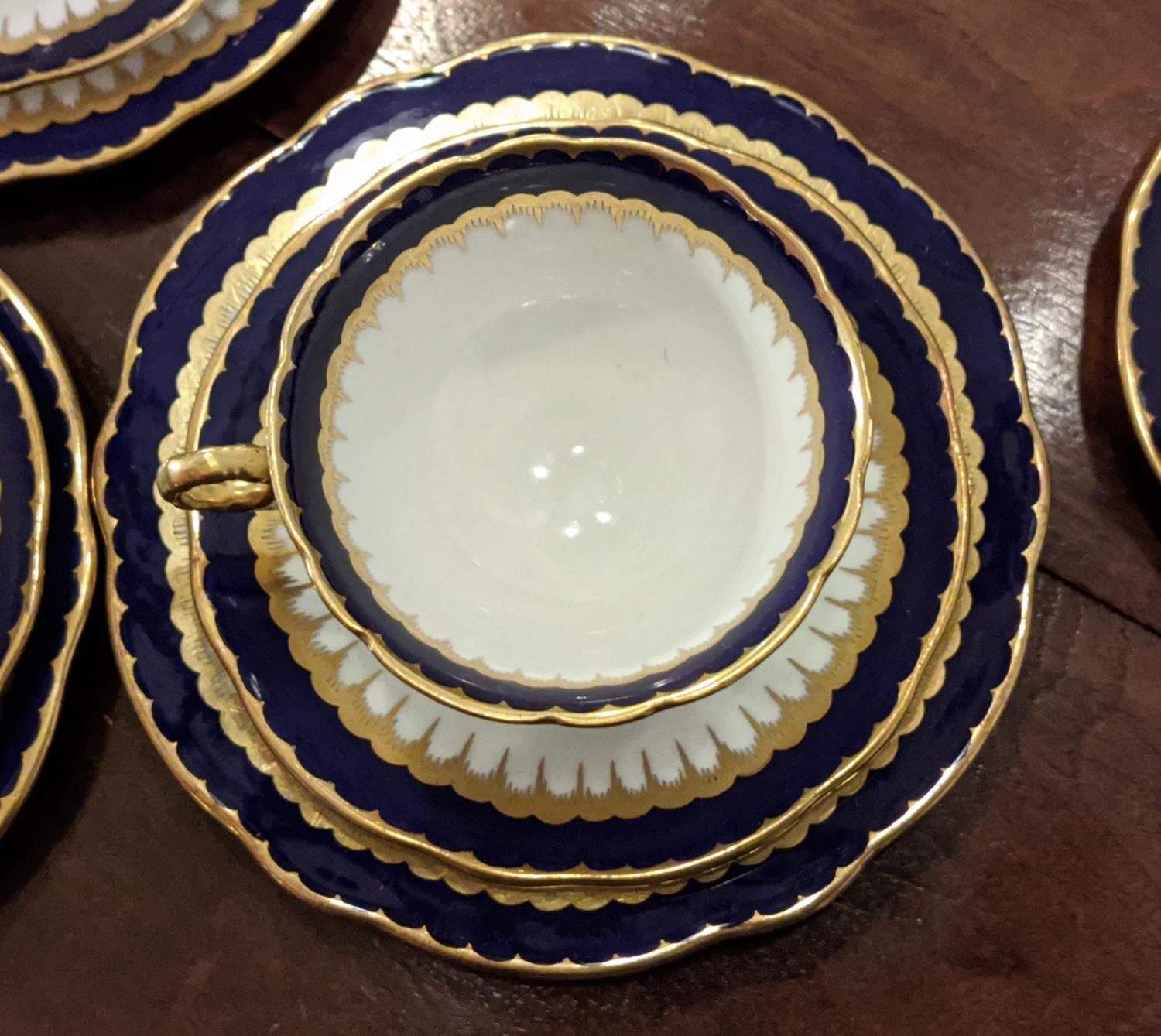 A ROYAL CROWN DERBY 'MIKADO' PART TEA SET, comprising approx. six cups, five saucers, four side - Bild 3 aus 10