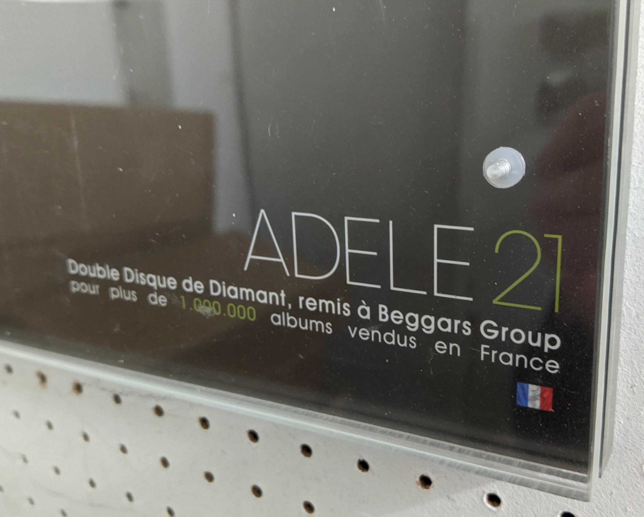 ADELE RARE FRENCH OFFICIAL AWARD FOR 1 MILLION SALES OF '21', 32cm x 60cm. - Image 5 of 7