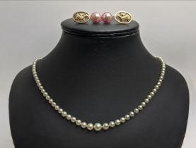 A 9CT GOLD SINGLE STRAND CULTURED PEARL NECKLACE, graduated pearls, individually knotted, fitted