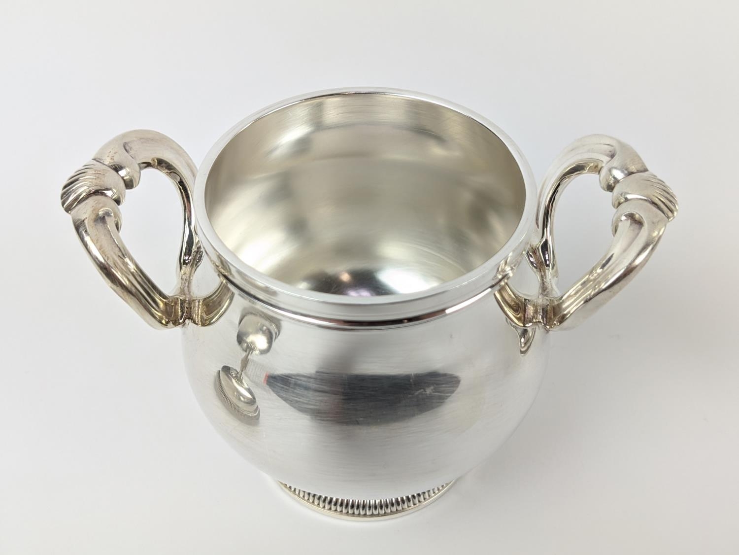 A CHRISTOFLE SILVER PLATED TEA AND COFFEE SERVICE, comprising coffee pot, teapot milk jug and - Image 8 of 10